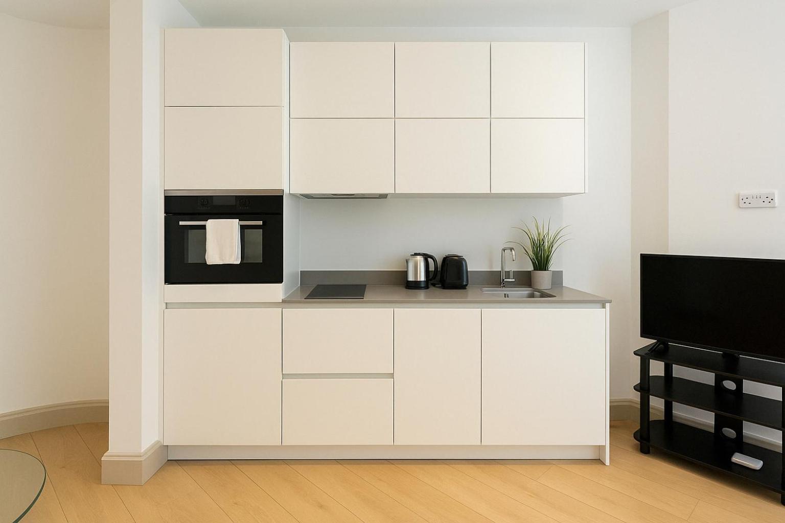 Bright Studio Flat - Walk To River Thames & Kingston Town Surbiton Dış mekan fotoğraf